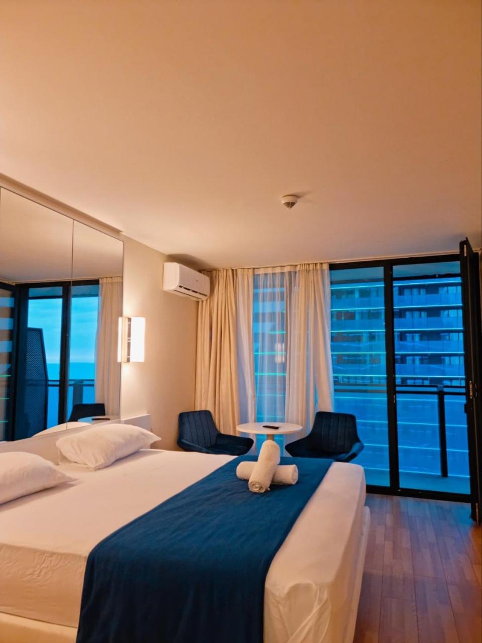 Orbi City Aparthotel Batumi Exterior foto